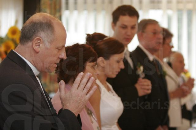 svadba Bilcakovci - modlitba pred jedlom