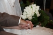 Ruky a svadobná kytica